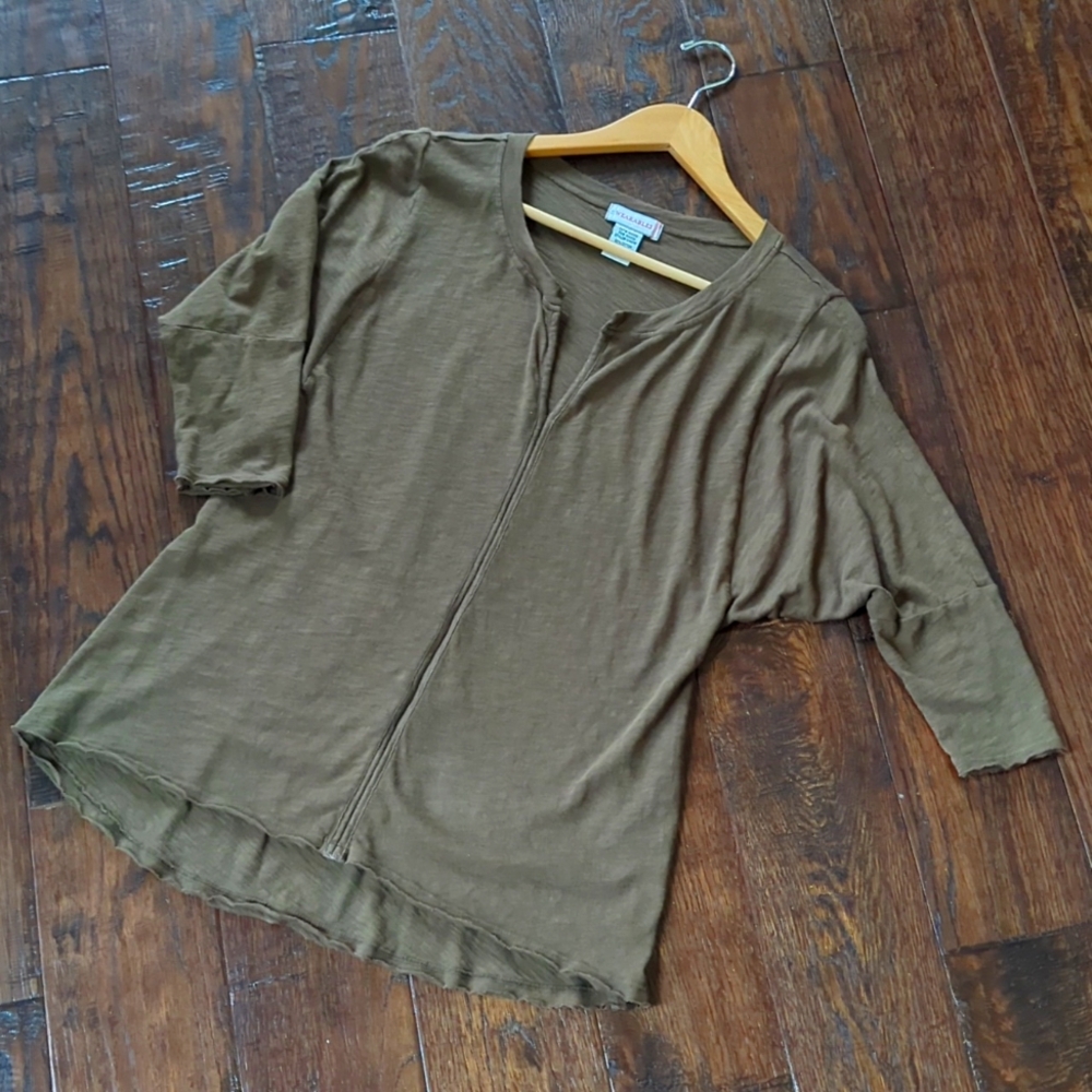 WEARABLES XCVI I Sylvan Pigment Brown Split Neck 3/4 Dolman Sleeve Shirt, XS - Picture 2 of 12